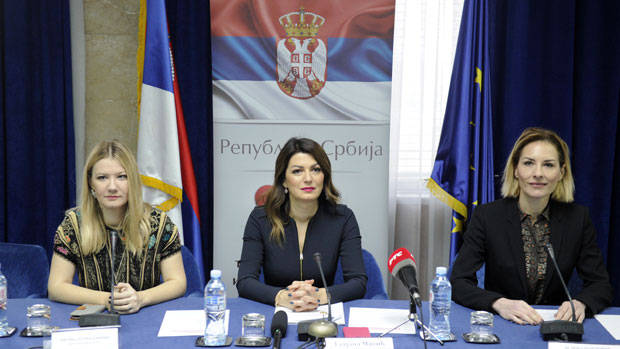 Програм Девојке у технологији за више жена у ИКТ сектору