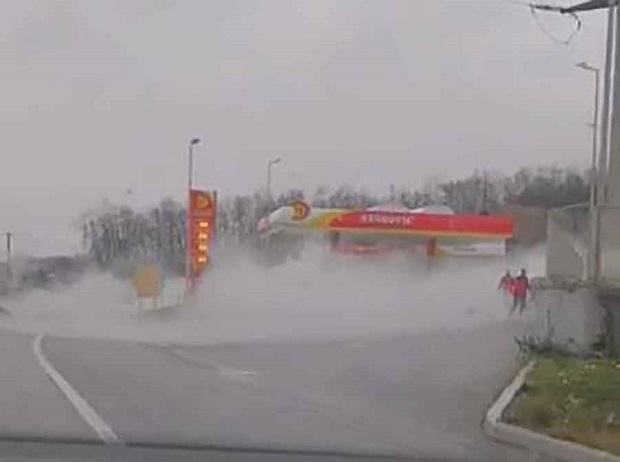 Гас цурио непосредно ПРЕ ЕКСПЛОЗИЈЕ, људи у паници бежали: Забележени тренуци уочи катастрофе код Зворника (ВИДЕО)