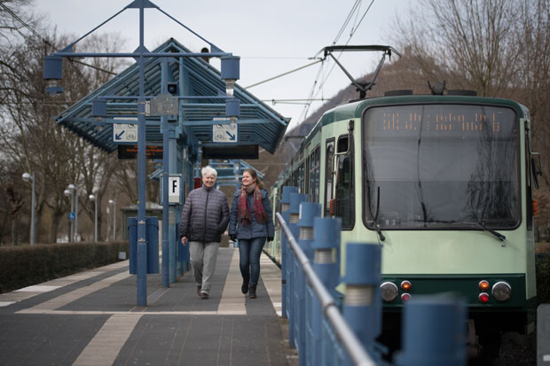 Спречена трагедија: Возач се онесвестио у трамвају, путници га зауставили