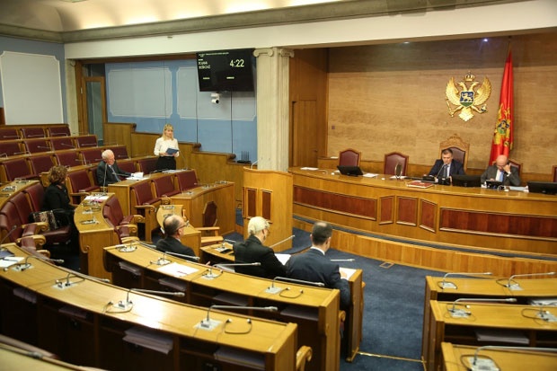 Скупштина Црне Горе доноси историјску одлуку: ДПС гласао за спорни закон о вероисповести
