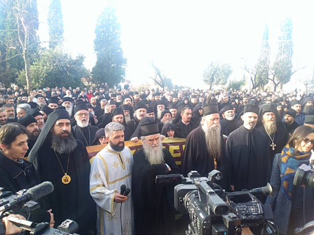 “Боримо се против мржње и безакоња већ 2.000 година”: Амфилохије послао јаку поруку уочи гласања за спорни закон 