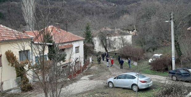 Ребић посетио Моникину мајку и обећао јој да ће полиција да спасе девојчицу: Снајперисти у приправности, блокирана два села