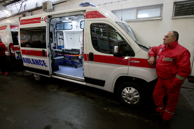 Хитној помоћи 17 нових возила