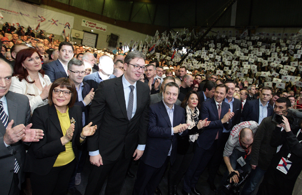 Вучић поводом полемике функционера СНС са лидером СПС: Ако хоћете, борите се храбро, немојте да ми мажете очи. Оставите лаке мете и ударите на тајкуне