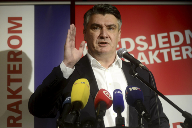 Милановић и даље води: Престројавања уочи другог круга председничких избора у Хрватској