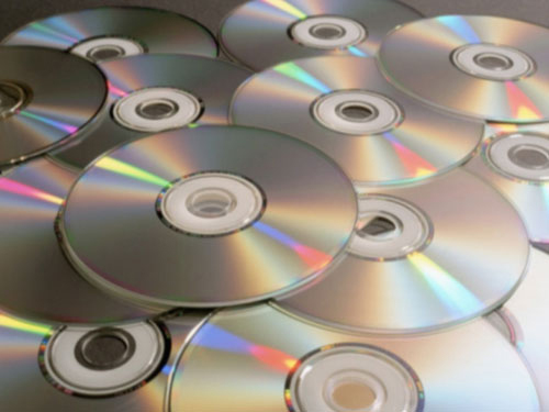 Мајка и син варали службенике по Србији, породични “бизнис” пукао у Кикинди: Лажне податке продали 68 пута, зарадили 22 милиона динара