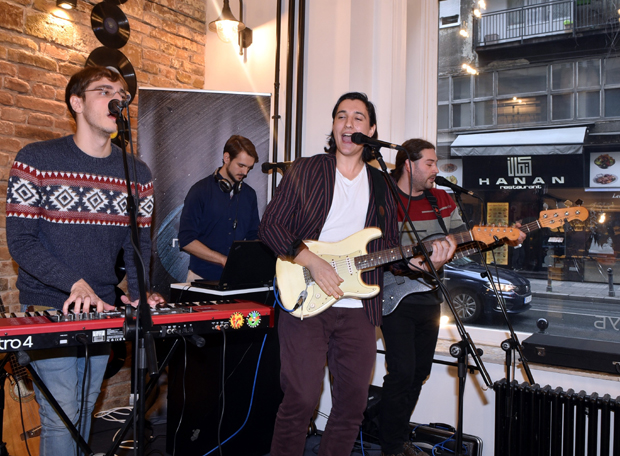 Љубав на светски начин: Група Драм промовисала деби албум Нећемо променити свет