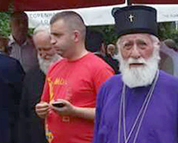 Осипа се друштво око Дедеића: Беже од Мираша!