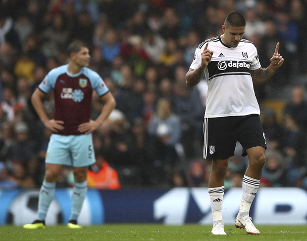 Нови гол Митровића: Србин наставља да терорише противнике (ВИДЕО)