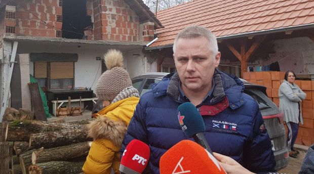 Читао сам да је Моника наводно спасена и да не жели да се врати кући, па људи то само болесни умови могу да смисле: Игор Јурић посетио родитеље Монике Каримановић (ВИДЕО)