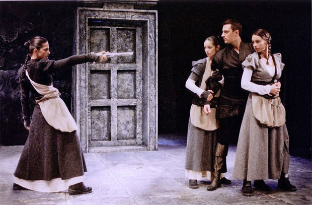 Тре сореле поново на сцени Звездара театра: Милан Караџић обнавља представу 
