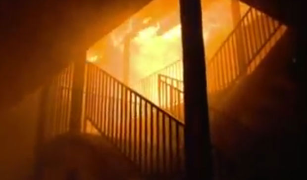 Вратио се у стан да избави децу из ватрене стихије, али није успео: Две девојчице и отац страдали у пожару (ВИДЕО)
