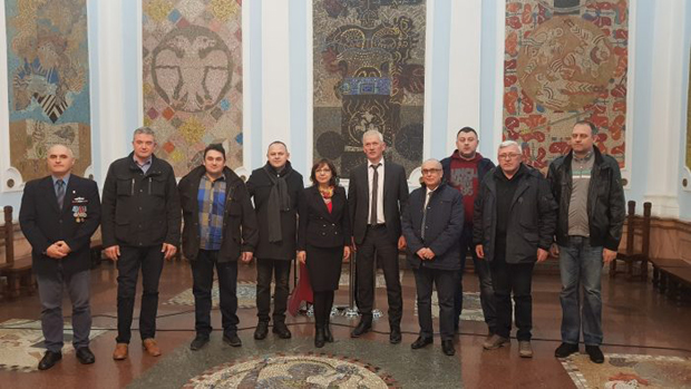 Пакети херојима: ГО Земун даривала учеснике битке на кошарама 