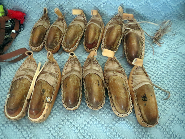 Шумадијски опанак прави 70 година: Радослав (84) је последњи опанчар у Параћину који је обуо готово сва културно-уметничка друштва