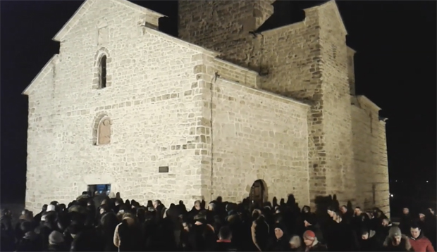 Нови протест у Беранама: Молебаном у Ђурђевим ступовима против Миловог закона (ФОТО/ВИДЕО)