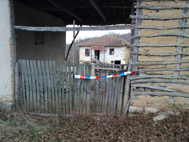 Малчанском берберину ИСПАЛИ КЉУЧЕВИ у викендици: Власници пре три дана проверавали кућу, нису приметили ништа чудно, али јутрос...(ФОТО СА ЛИЦА МЕСТА)