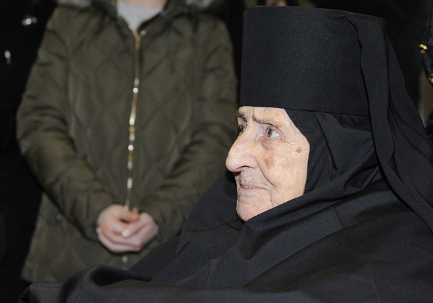 Преминула мајка Богољуба Карића: Упокојила се монахиња Ангелина