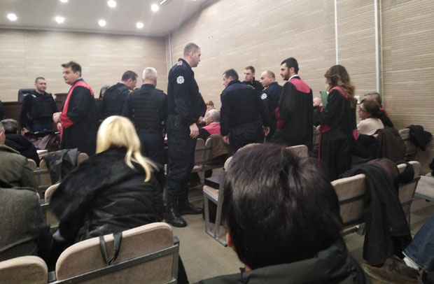 Фарса на суђењу за убиство Оливера Ивановића: Приштински тужилац доставио ЗАПАЊУЈУЋИХ 12.500 страница, и то на АЛБАНСКОМ  (ФОТО/ВИДЕО)
