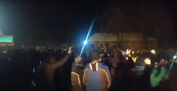 Погледајте: Песма косовских јунака испред манастира у Беранама (ВИДЕО)