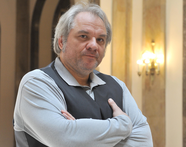 На сцени је заменио Пласида Доминга, а био је и у дуету са највећом дивом данашњице: Српска оперска звезда Жељко Лучић поново је сезону започео у великом стилу