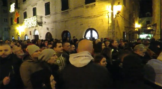 Настављен терор Милове полиције: Приведено 45 особа због “напада” од пре два дана, најављују се хапшења и у новогодишњој ноћи