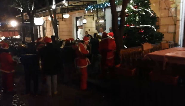 У Скадарлији грме трубачи: Репортери Новости на лицу места (ВИДЕО)