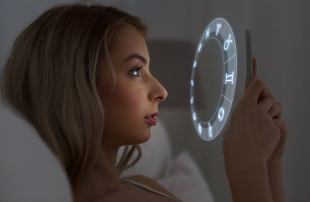 Хороскоп за суботу: БИКОВЕ муче страхови, ВАГЕ стижу дугови из давне прошлости
