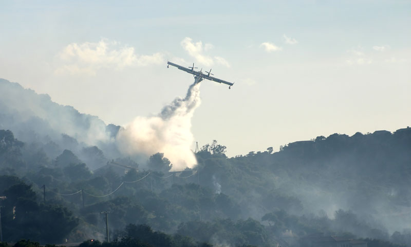 Под контролом пожар на подручју које је можда минирано