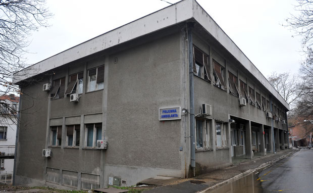 “Ум ми је био сломљен, писао сам поруке прстом по чаршаву”: Дејан (35) се из коме пробудио са тубусом у грлу, али је АГОНИЈА КОРОНЕ била далеко од краја 