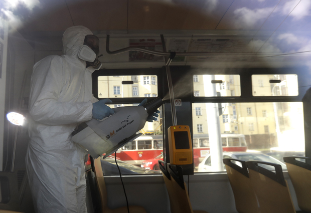 Епидемија попушта у Француској, власти позивају на опрез