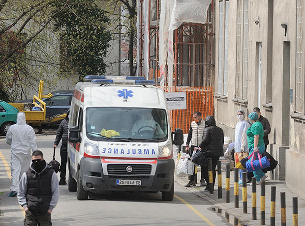 Исповест оца преминулог од короне у Новом Пазару: Трећег дана нам је рекао да НЕ МОЖЕ ВИШЕ, издахнуо је на путу за Крагујевац