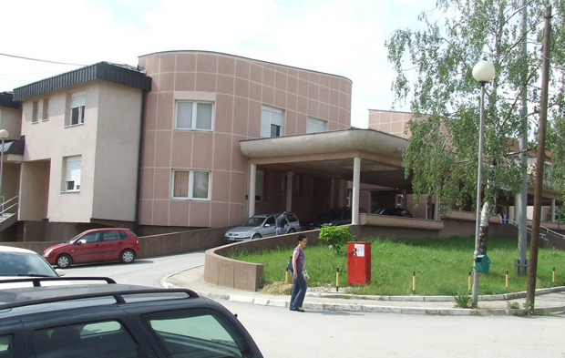 У болници у Пазару 330 пацијената, једна особа преминула од КОРОНЕ; Из овог ГРАДА долази највише ЗАРАЖЕНИХ