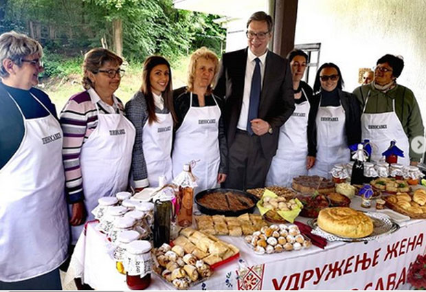 https://www.novosti.rs/upload/images/2020//05/27/vucic-klopa.jpg