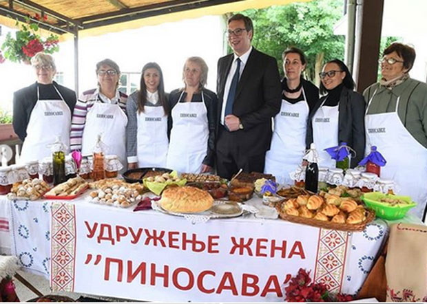 https://www.novosti.rs/upload/images/2020//05/27/vucic-klopa2.jpg