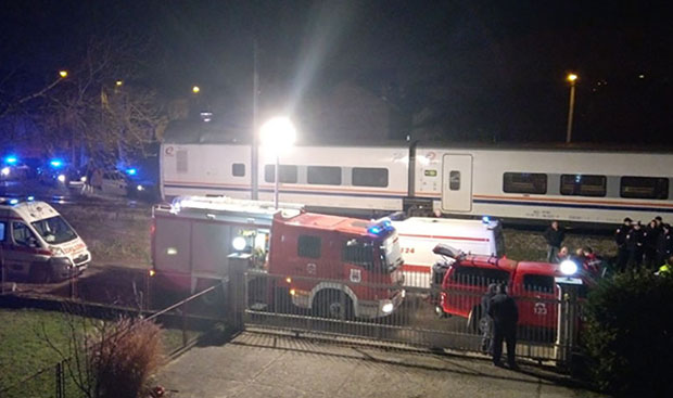 Данима био у коми: Преминуо возач аутомобила којег је на пружном прелазу УДАРИО ВОЗ