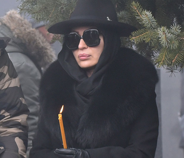 Таква љубав се више никад неће родити, био ми је све на овој планети: Цеца отворила душу на Аркановом гробу

