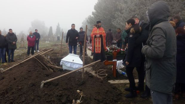 Сахрањен Марко Ђуровић (28): Убица му пришао и хладнокрвно му зарио НОЖ У СРЦЕ