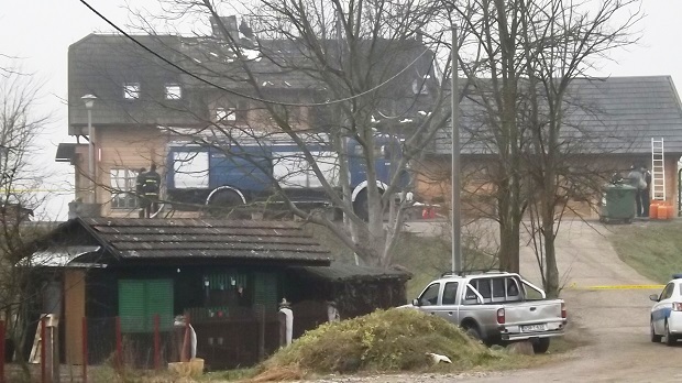 Пожар у Градишци: Ватра букнула у кафе бару (ФОТО)