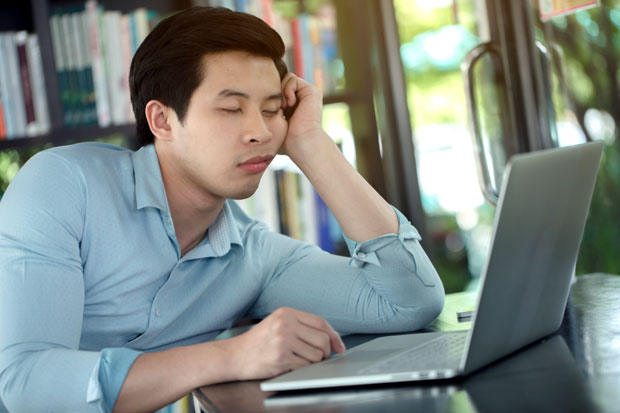 Јапанци одлучили: Спавање на послу обавезно