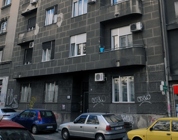 Крече зграде, мењају интерфон, улазна врата, инсталације, а све плаћа - општина: На Савском венцу кредитирају поправке у 110 зграда