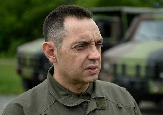 Вулин: Професионалци и са 40 година, официри и са 45 у строју, нова организација ВС