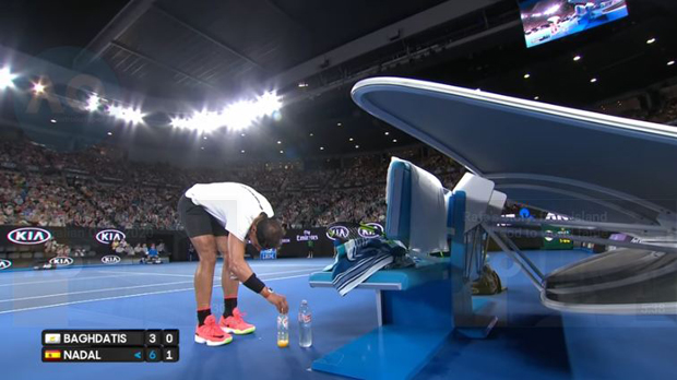 Надал открио зашто никада није поломио рекет и због чега флашице морају да стоје на идентичном месту