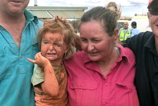 Чудо у Аустралији: Пронађена девојчица (3) нестала у поплави, пас се није одвајао од ње