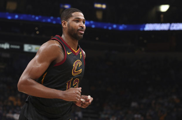 Невероватна глупост Томпсона: Судије га искључиле због бизарног разлога (ВИДЕО)