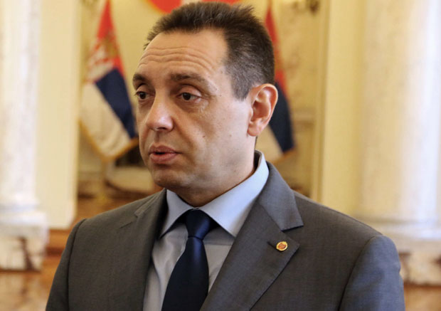 Министар Вулин: Позив на убиство је кривично дело осим када тражите Вучићеву смрт, до кад ће бити тако?