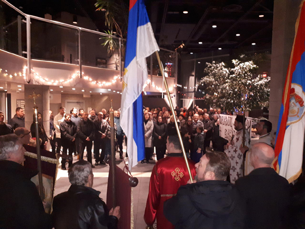 Подршка стиже са свих страна света: Ванкувер уз верну Црну Гору (ФОТО)