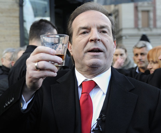 Шпијунка: Карић не признаје године, каже да да се осећа као да је изашао из пубертета
