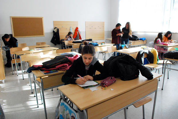 Вирус прозива ђаке: На удару респираторних инфекција ученици осмолетки, много одсутних у одељењу