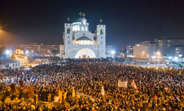 Litija u Crnoj Gori nikada nije bila masovnija: 50.000 vjernika u Podgorici, Bjelopoljcima oborilo je rekord, Nikšićani i Beranci su sve brojniji (VIDEO + FOTO) | Novosti.RS