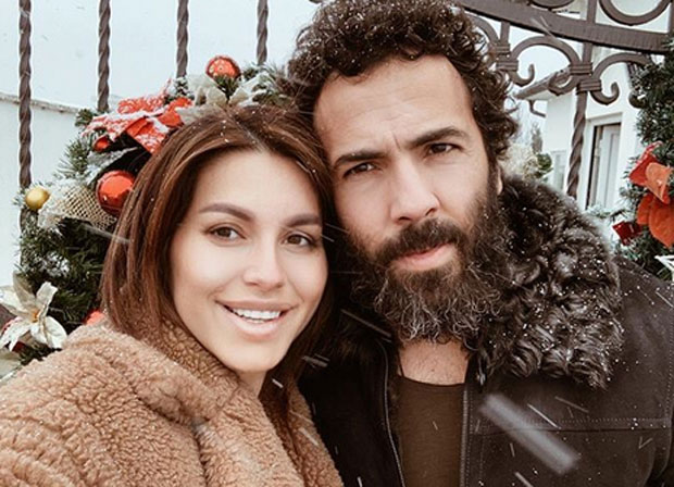 Прва породична фотографија из породилишта: Сека Алексић и њен супруг уживају са сином Јованом (ФОТО)